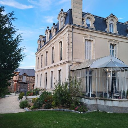 Les 5 Escales Bed & Breakfast Parthenay Exterior photo