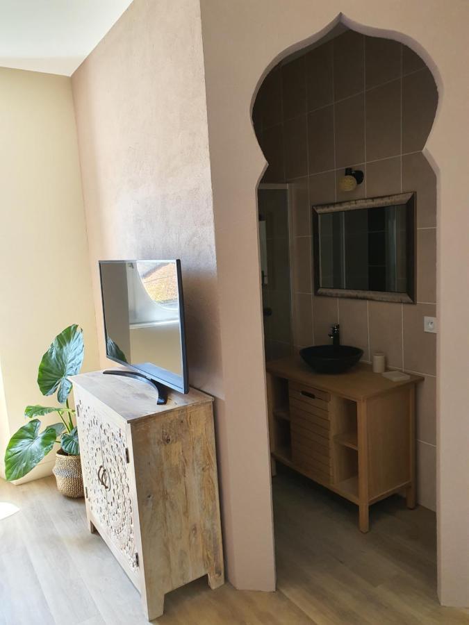 Les 5 Escales Bed & Breakfast Parthenay Exterior photo