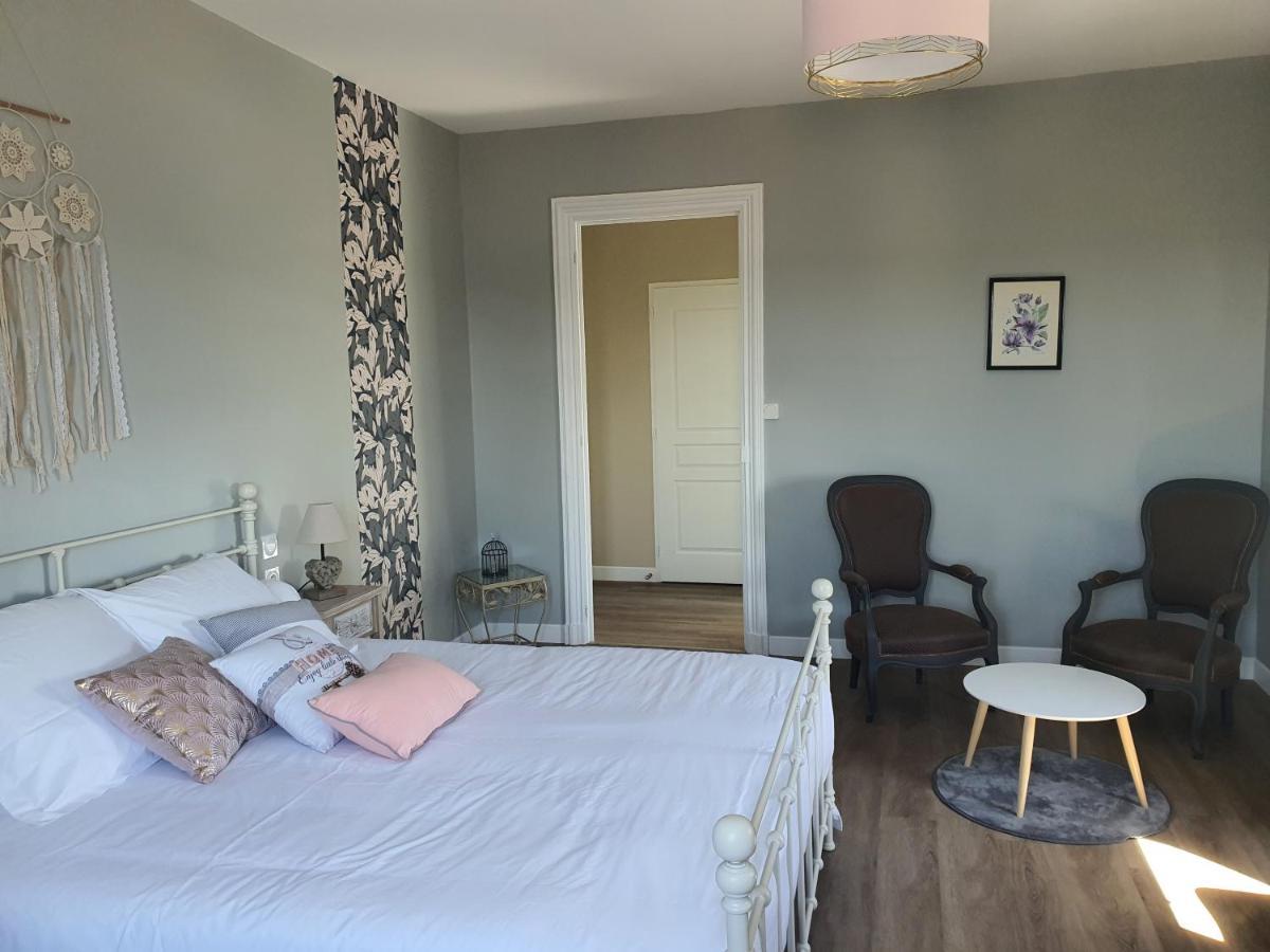 Les 5 Escales Bed & Breakfast Parthenay Exterior photo