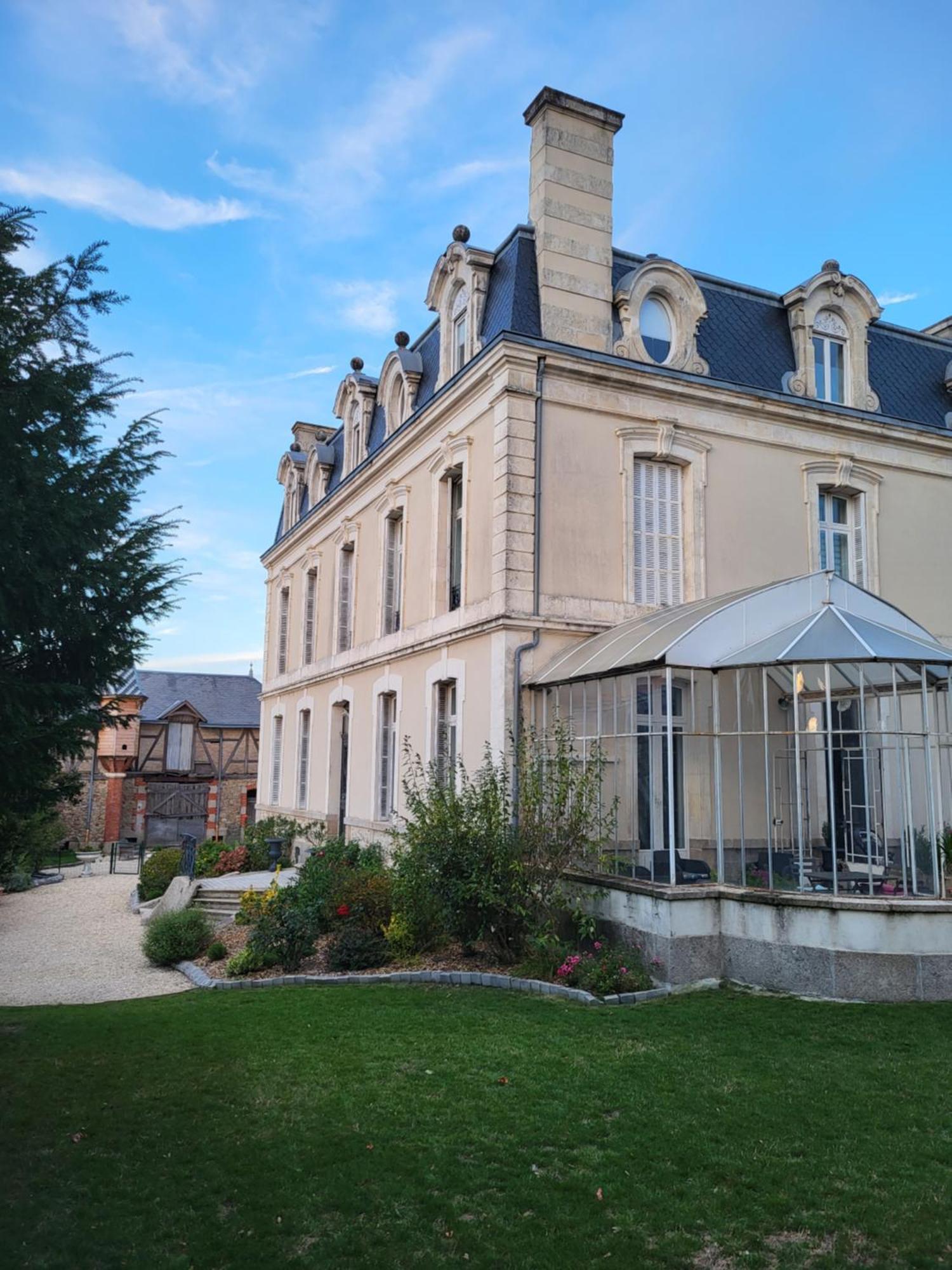 Les 5 Escales Bed & Breakfast Parthenay Exterior photo
