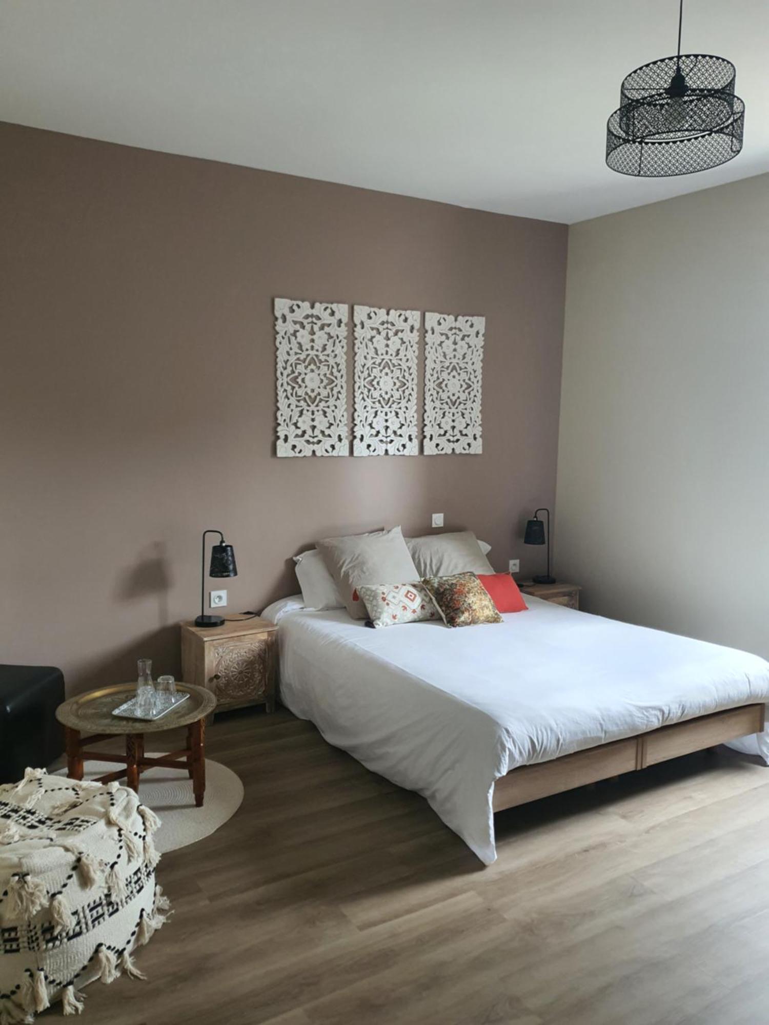 Les 5 Escales Bed & Breakfast Parthenay Exterior photo